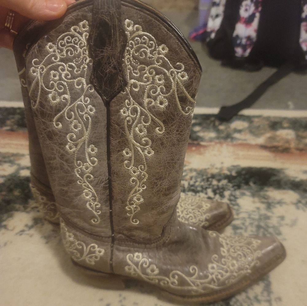 GIRLS Corral Boots good condition SZ 3.5